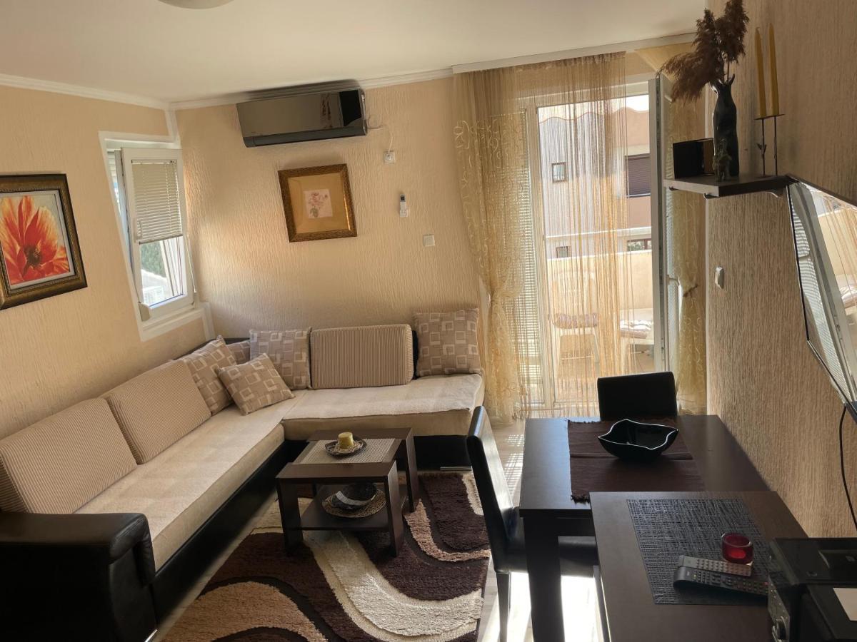 Appartamento For Rent In